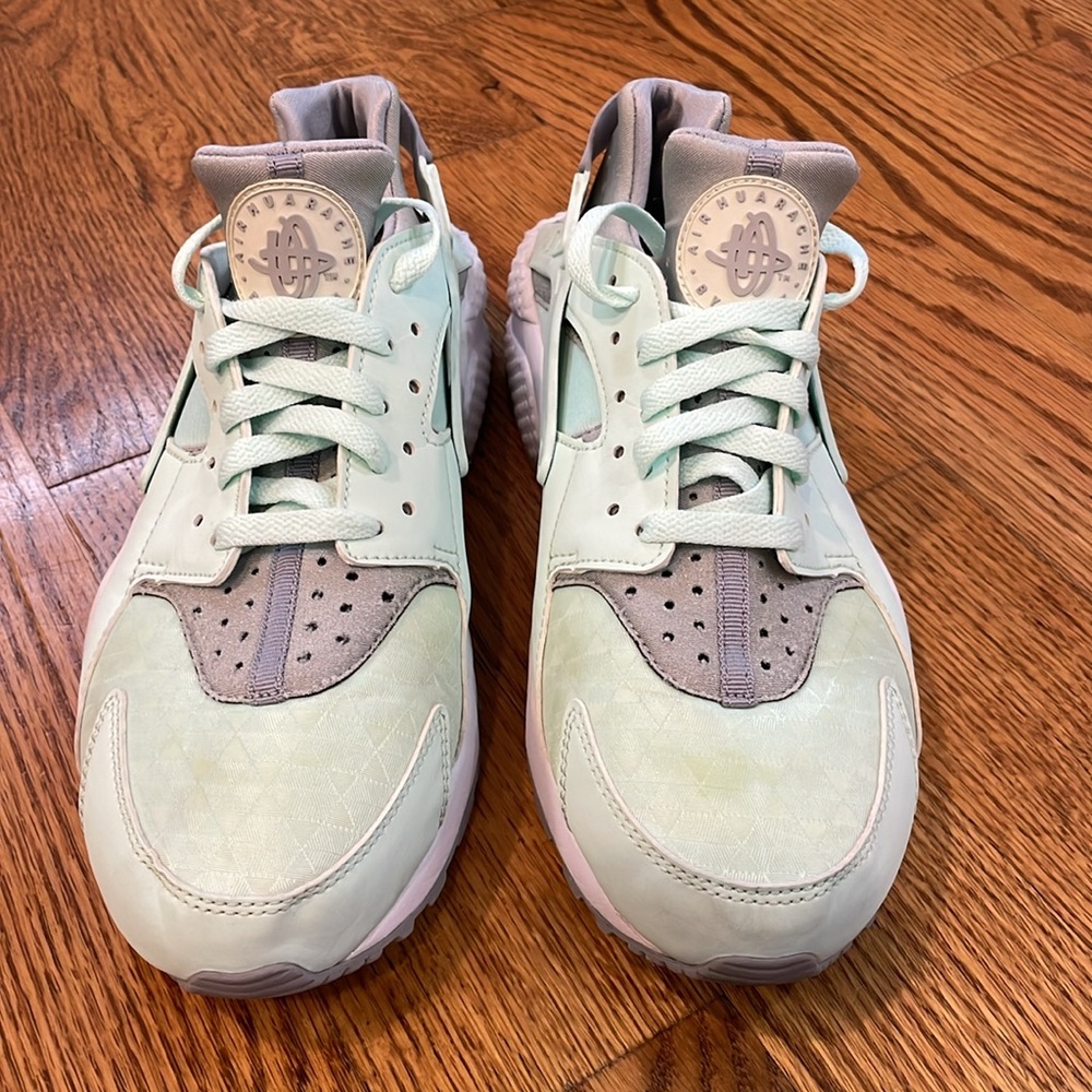 Women’s Nike Air Huarache Run Igloo Sneakers. Size 10. Excellent/Like New. - Picture 3 of 14